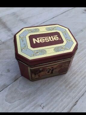 Nestle Vintage Octagonal Tin Red and Gold Collectible